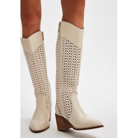 NEW KELSI DAGGER Echo Crochet High Shaft Boots in shell for women 825 8j4 - Picture 9 of 16